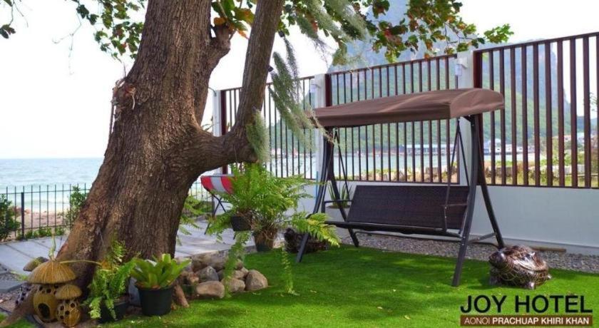 פראצ'ואפ קירי קאן Joy Hotel מראה חיצוני תמונה