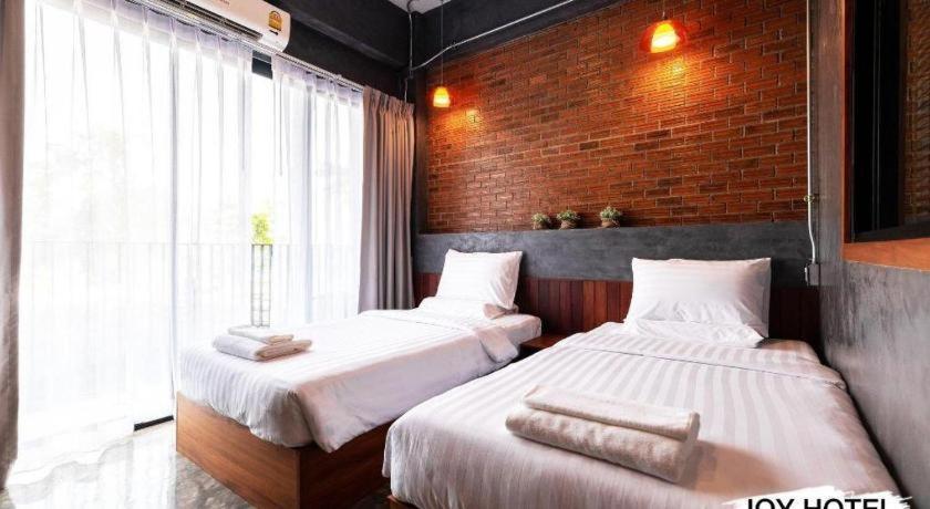 פראצ'ואפ קירי קאן Joy Hotel מראה חיצוני תמונה